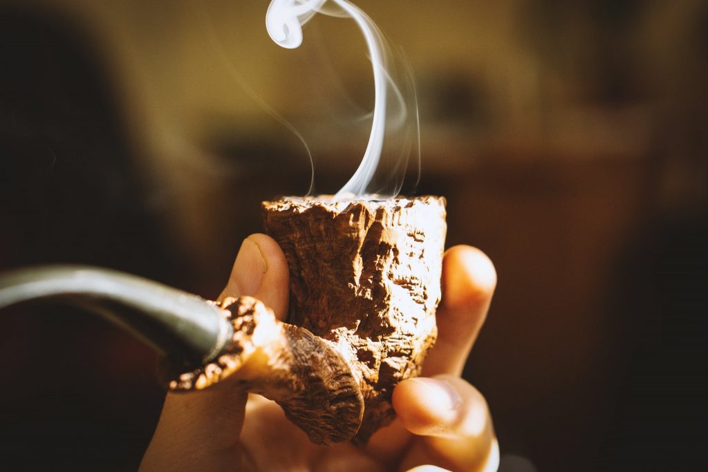 Jak palić fajkę, żeby smakowało (video)